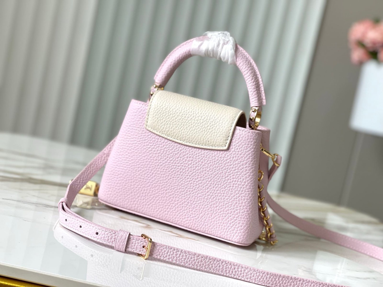 L0vis Vvtt0n M23951 CAPUCINES MINI BAG