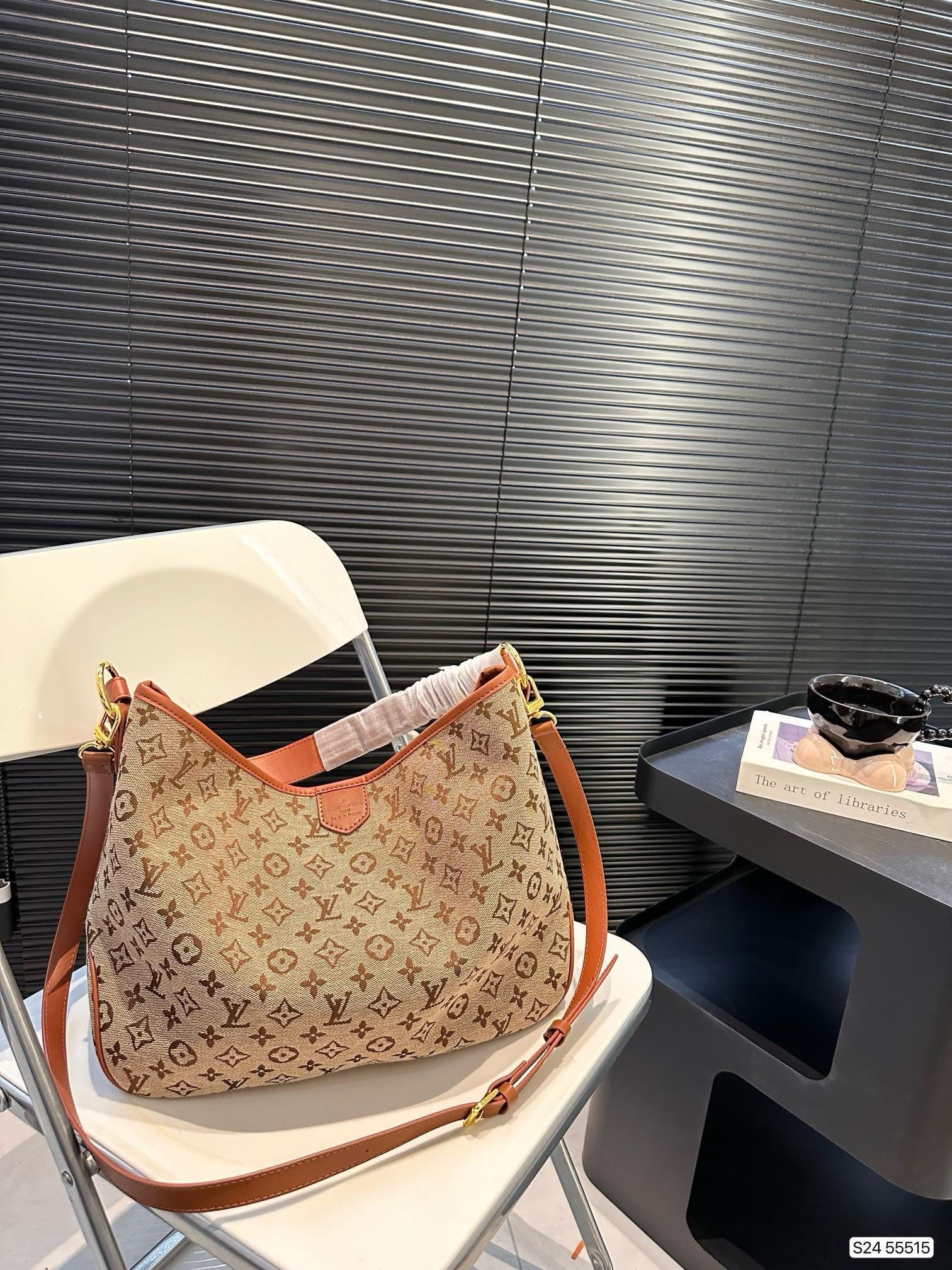 L0vis Vvtt0n CarryAll 55515