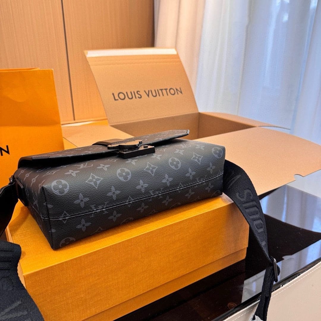 L0vis Vvtt0n M46794 S-Cape Messenger