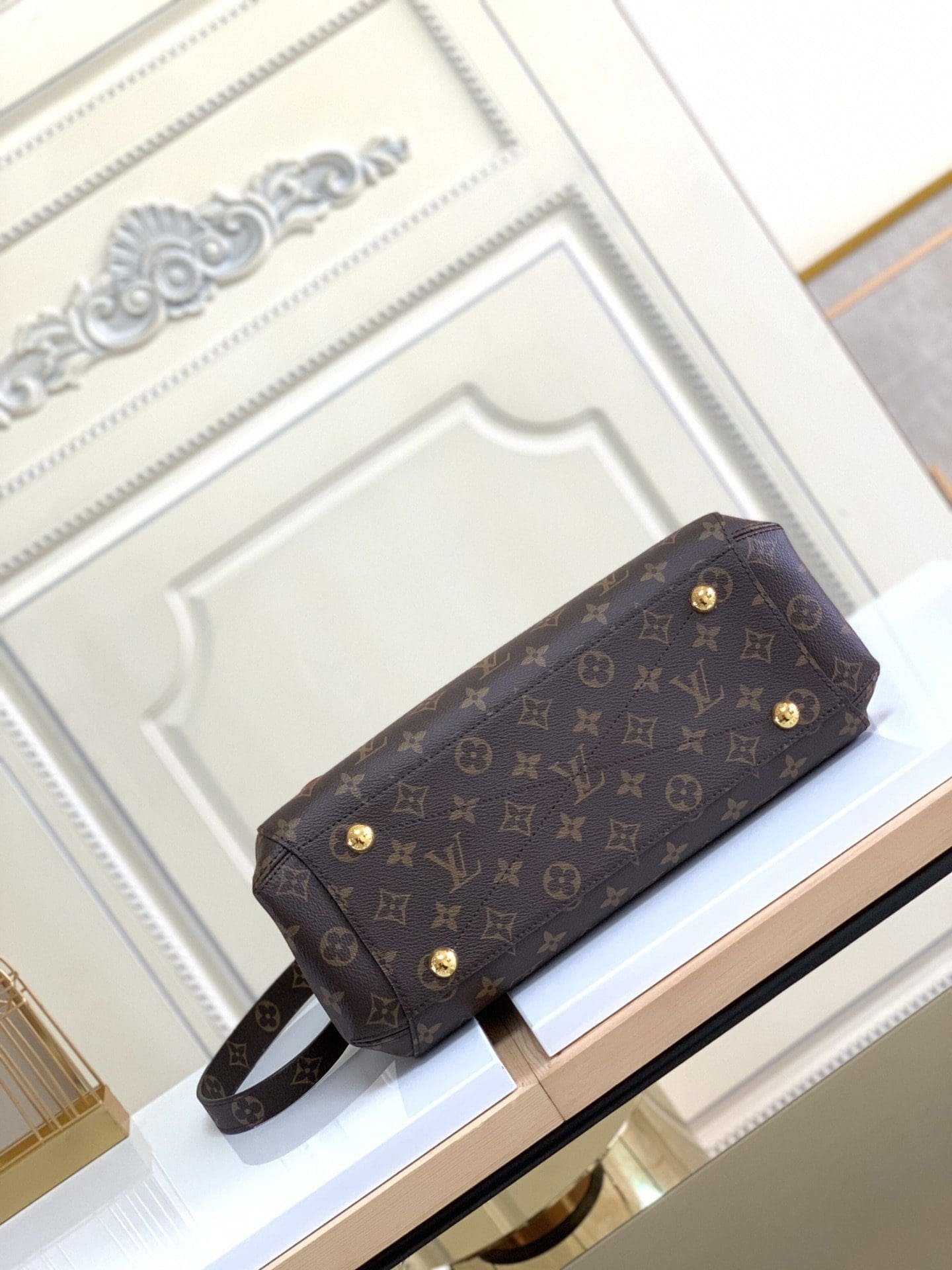 L0vis Vvtt0n Monogram Canvas Montaigne MM M41056