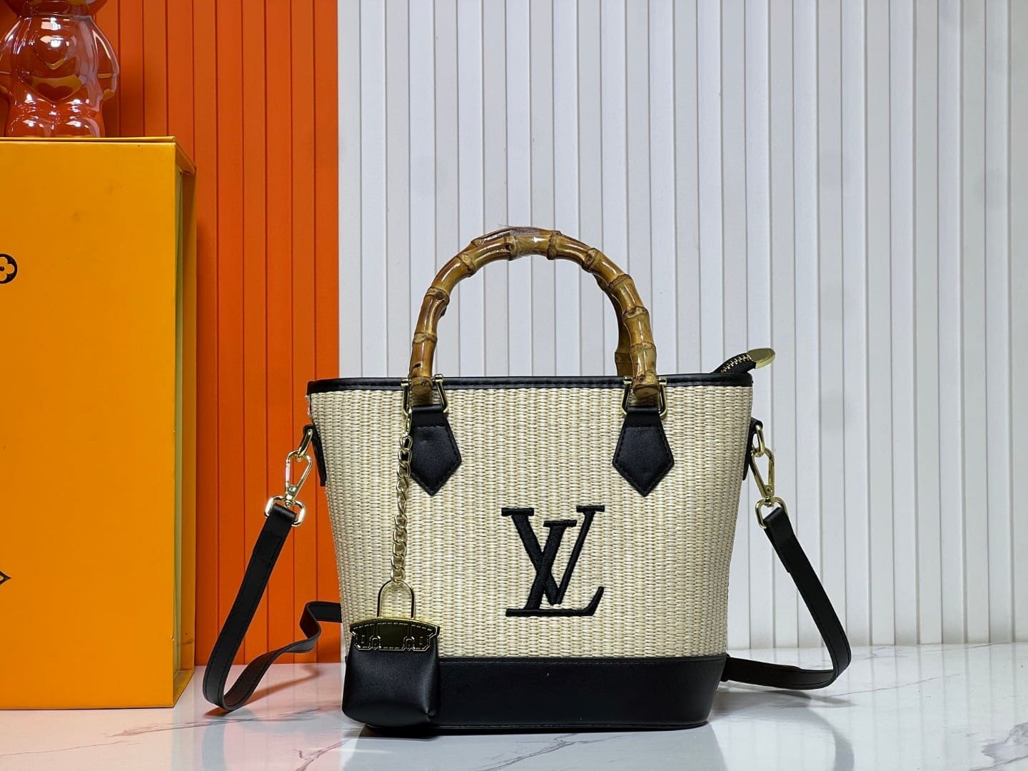 L0vis Vvtt0n Raffia Petit Bucket Tote