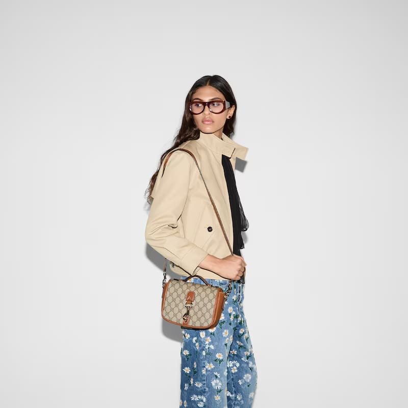 Gvc*1 Emblem mini shoulder bag