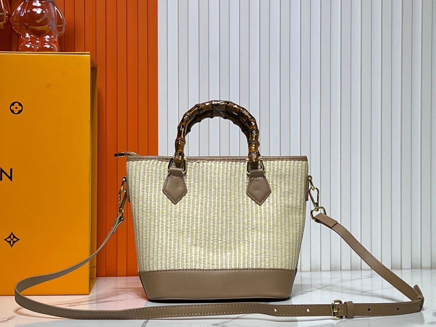 L0vis Vvtt0n Raffia Petit Bucket Tote