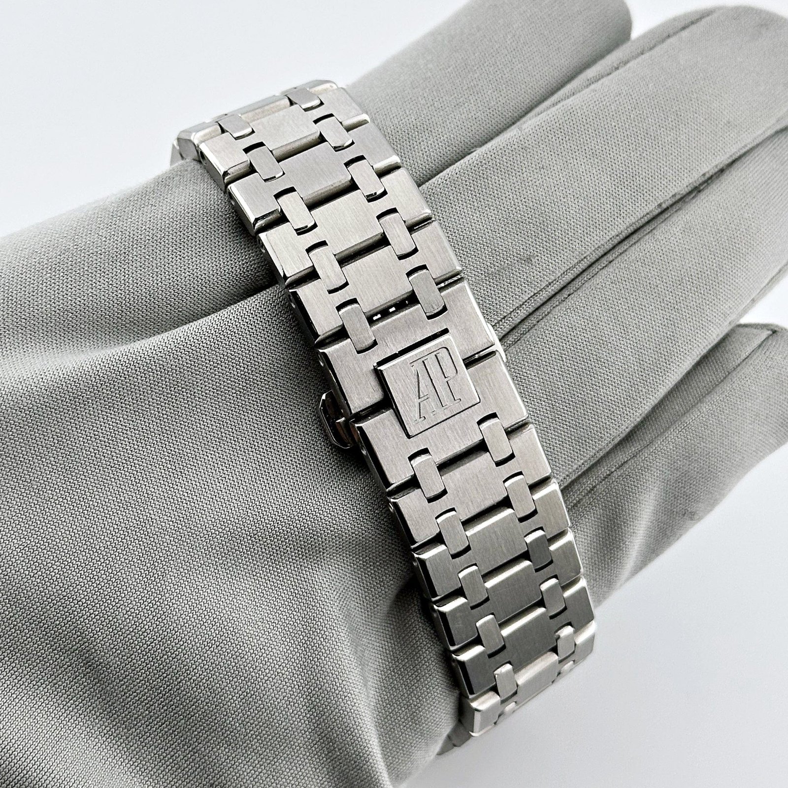Audemars P1g*et Royal Oak 15300ST.OO.1220ST.03 Selfwinding Stainless Steel Black Dial
