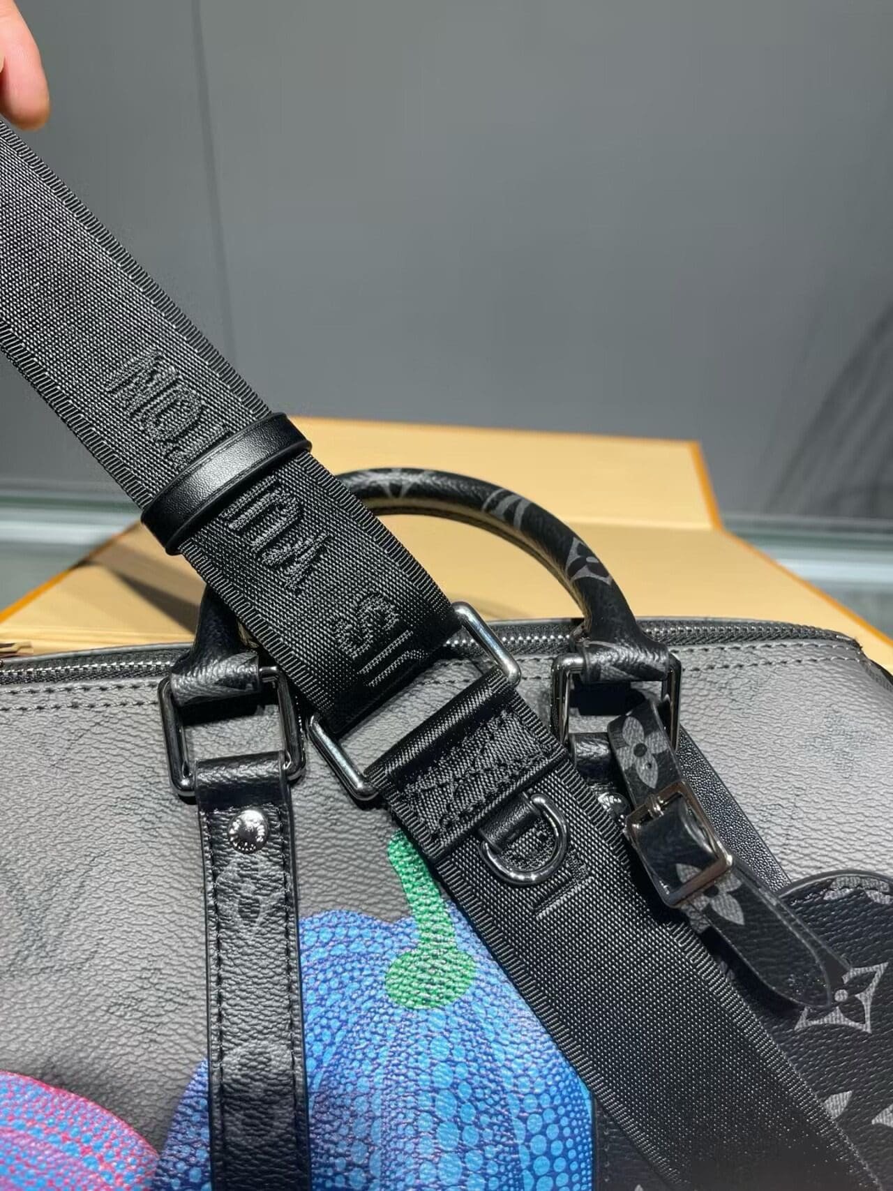 L0vis Vvtt0n Kusama Reverse Monogram Eclipse Keepall 25
