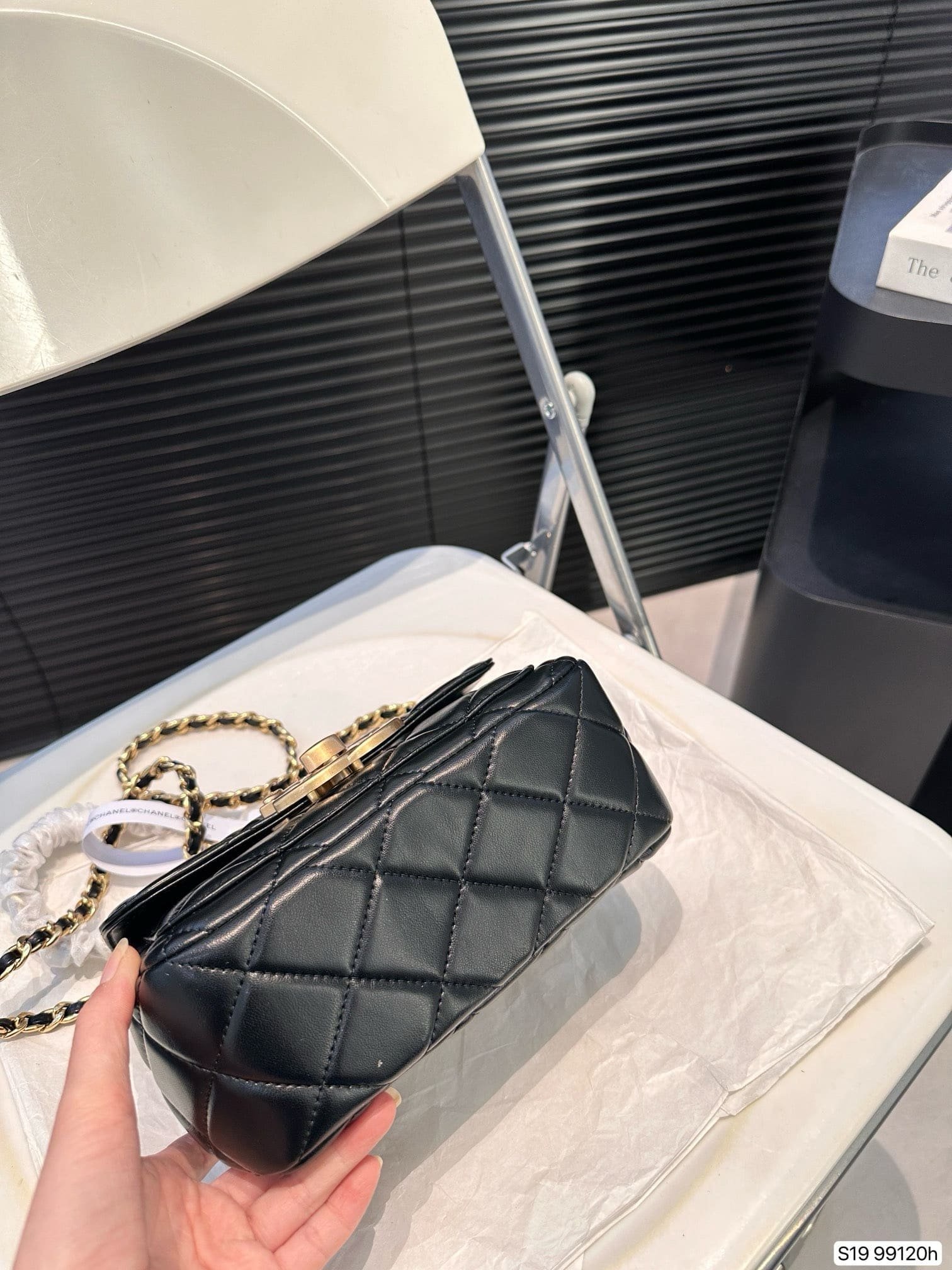 Ch**el chain bag