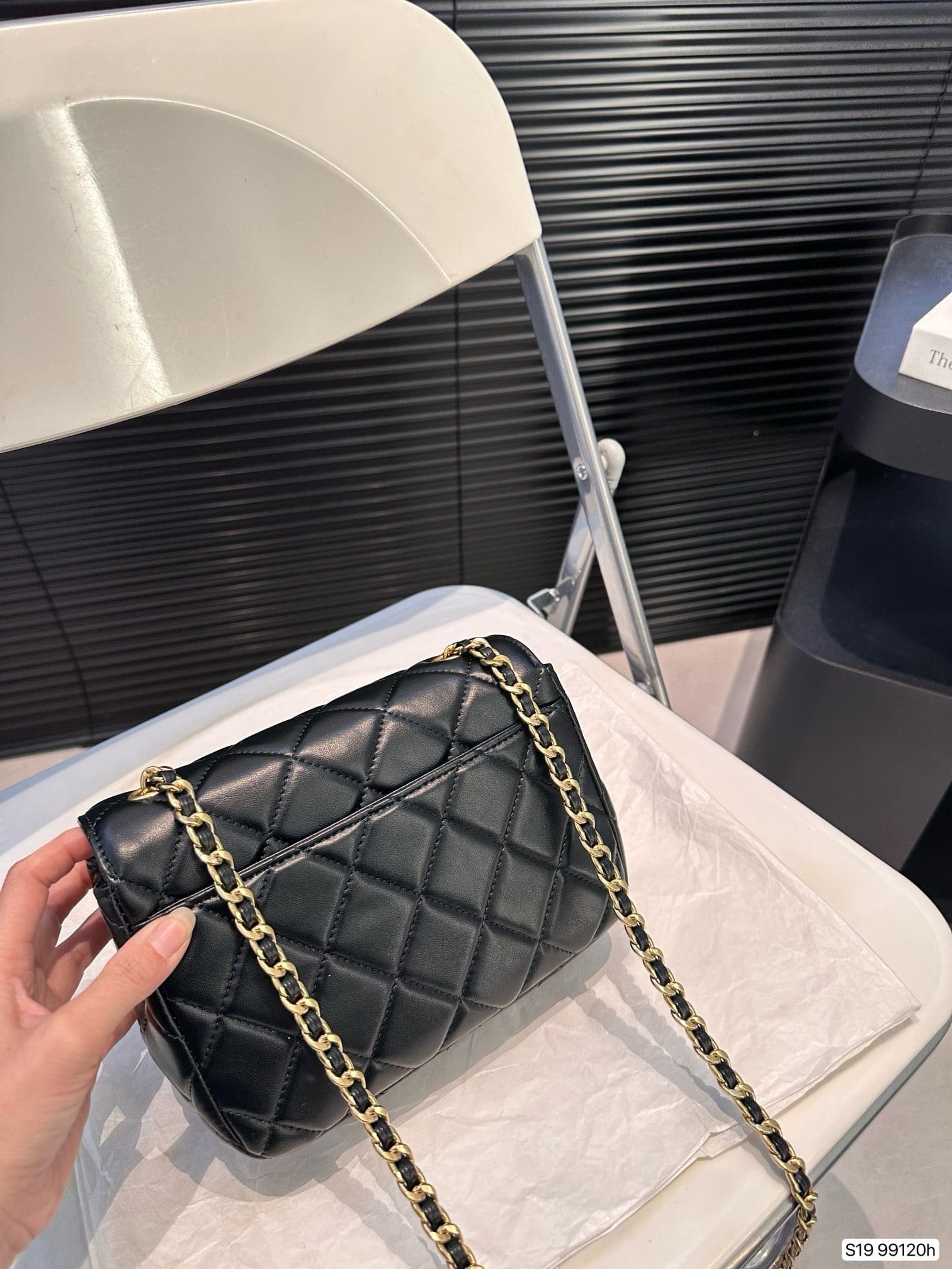 Ch**el chain bag