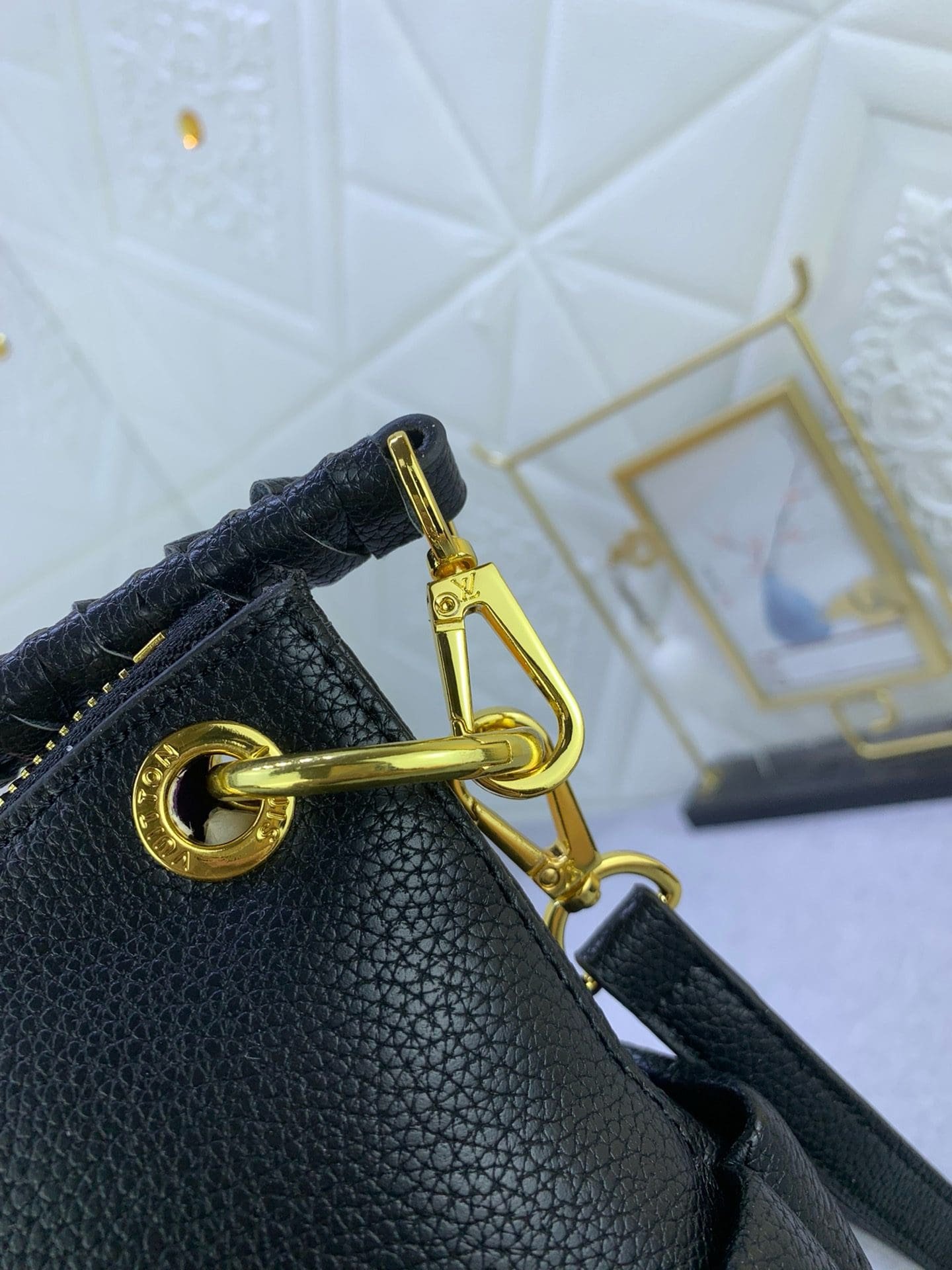 L0vis Vvtt0n MAIDA HOBO MONOGRAM EMPREINTE LEATHER IN BLACK