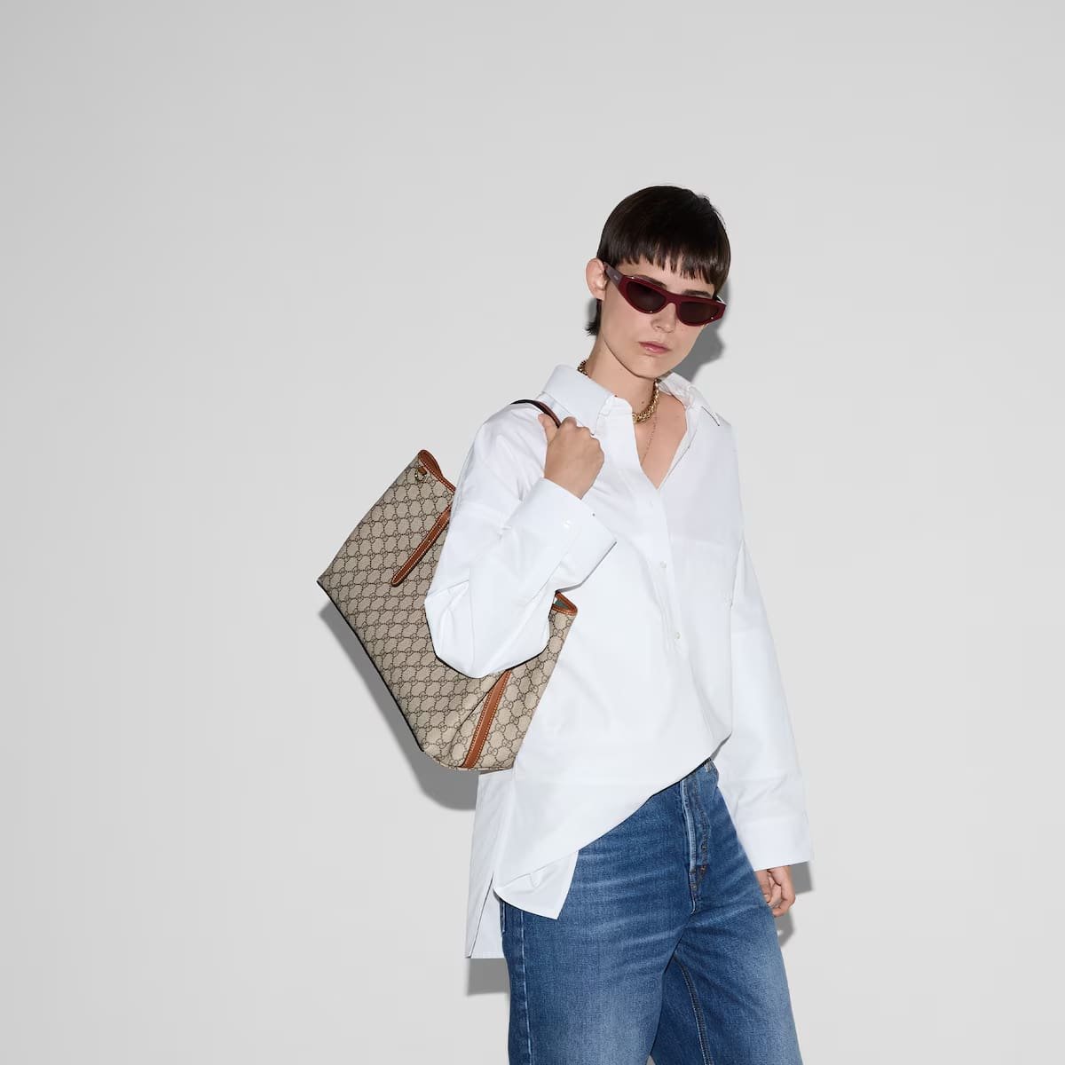 Gvc*1 EMBLEM LARGE TOTE BAG
