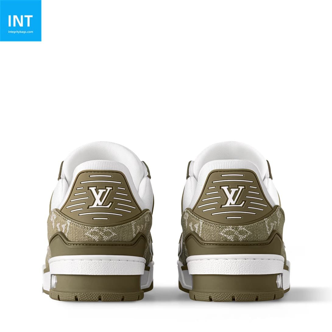 L0vis Vvtt0n 1AILAR LV Trainer Sneaker