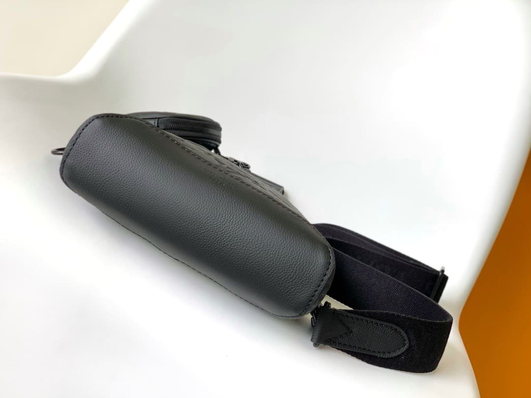 L0vis Vvtt0n M21890 Duo Slingbag