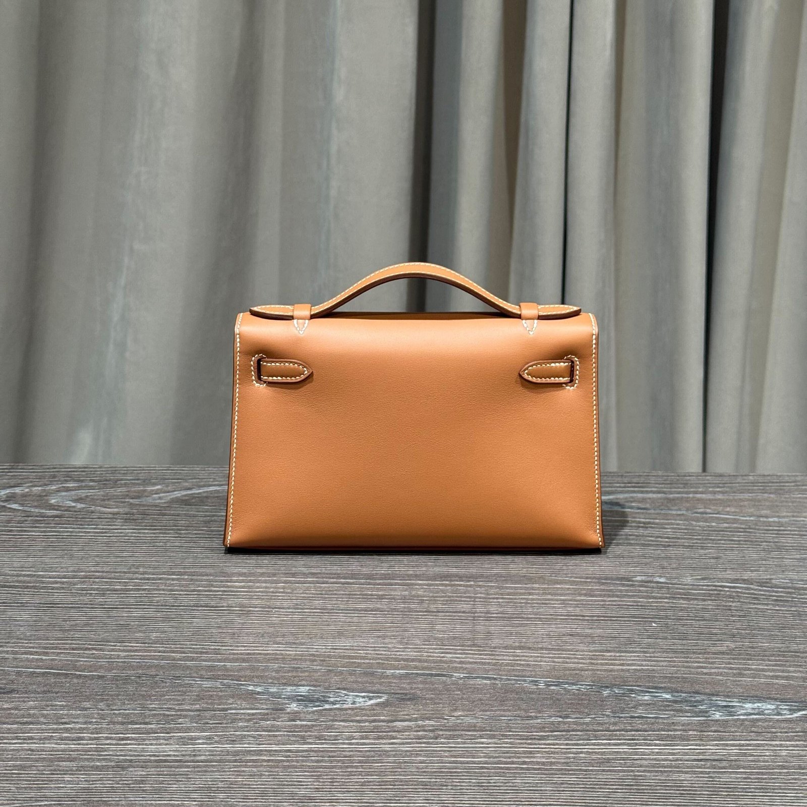 H**me5 Gold Kelly Pochette Clutch Swift Gold Hardware
