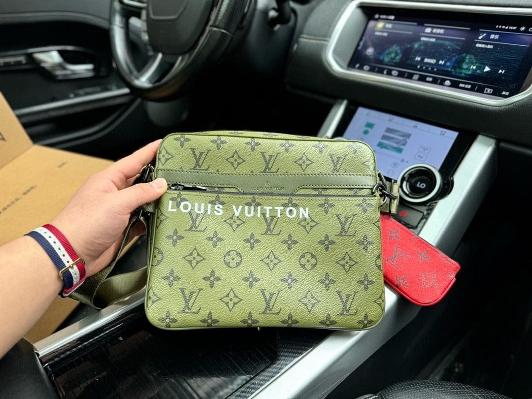 L0vis Vvtt0n M23783 Trio Messenger