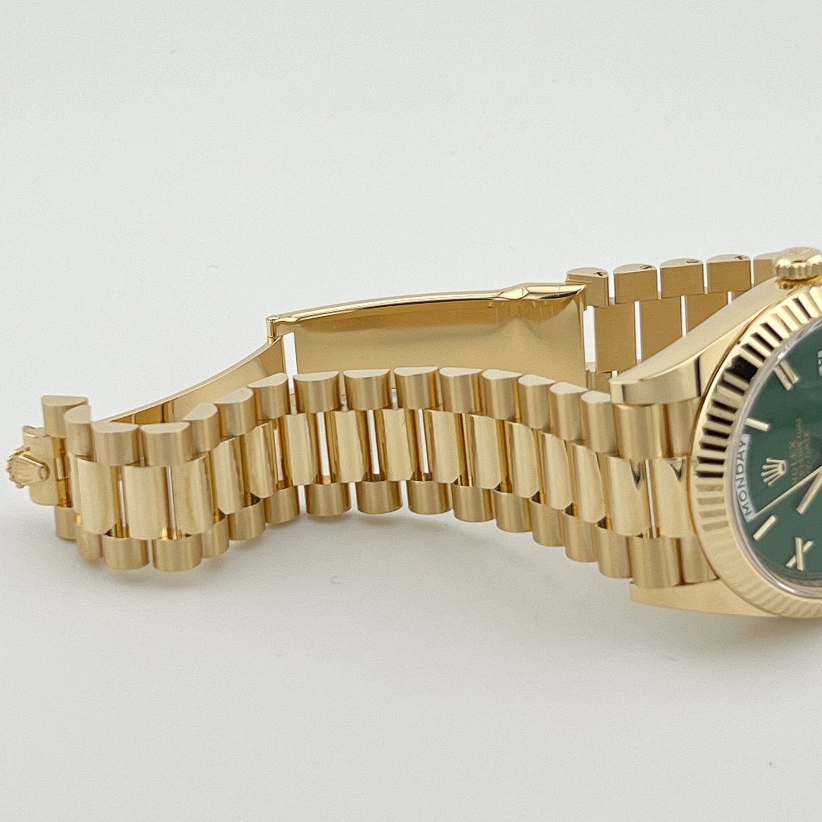 R01ex Day-Date 40 228238 Yellow Gold Green Roman Numerals Dial (2023)