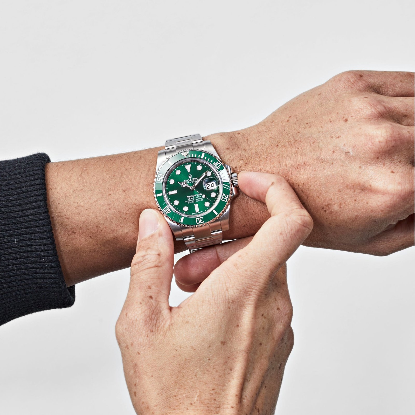 R01ex Submariner Date 116610LV ‘Hulk’ Stainless Steel Green Dial