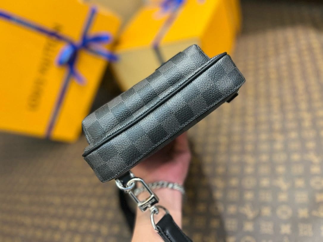 L0vis Vvtt0n N45303 Avenue Slingbag NM