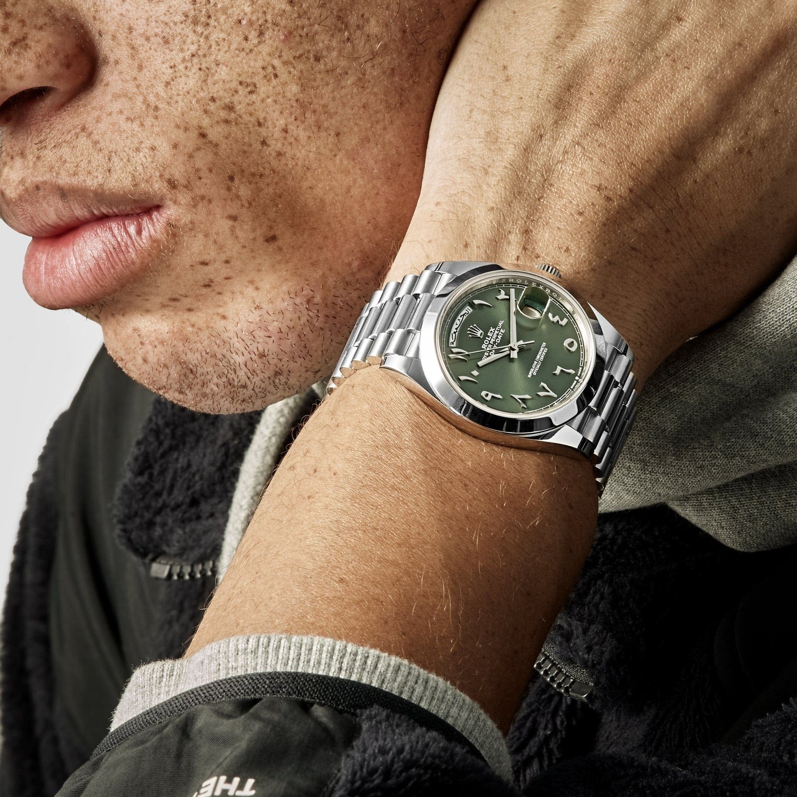 R01ex Day-Date 40 228206 Platinum Olive Green Arabic Dial