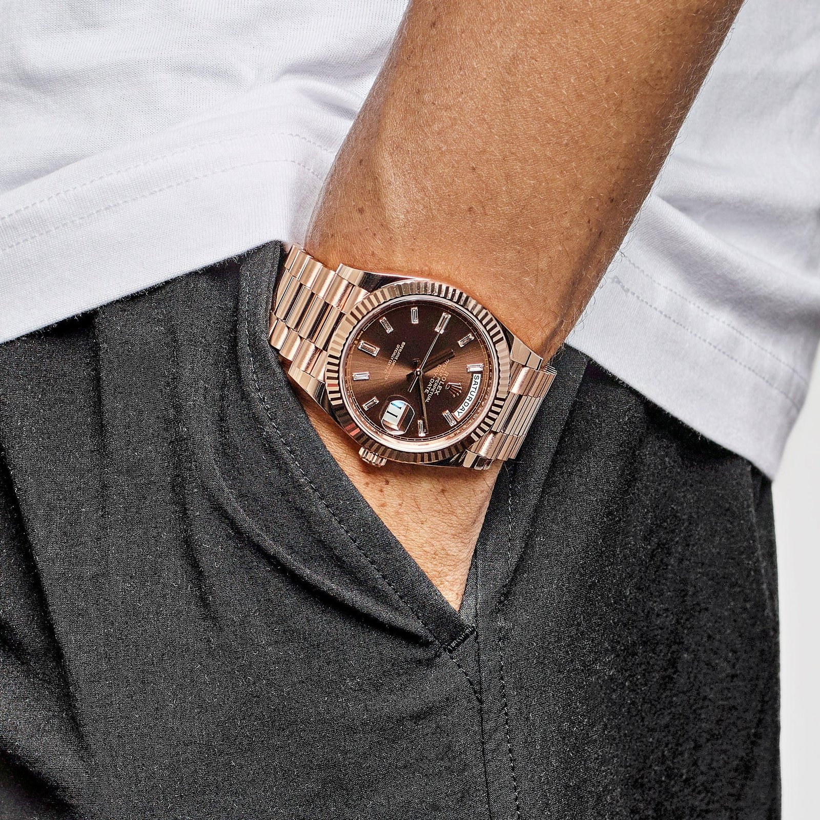 R01ex Day-Date 40 228235 Rose Gold Chocolate Baguette D1am0nd Dial
