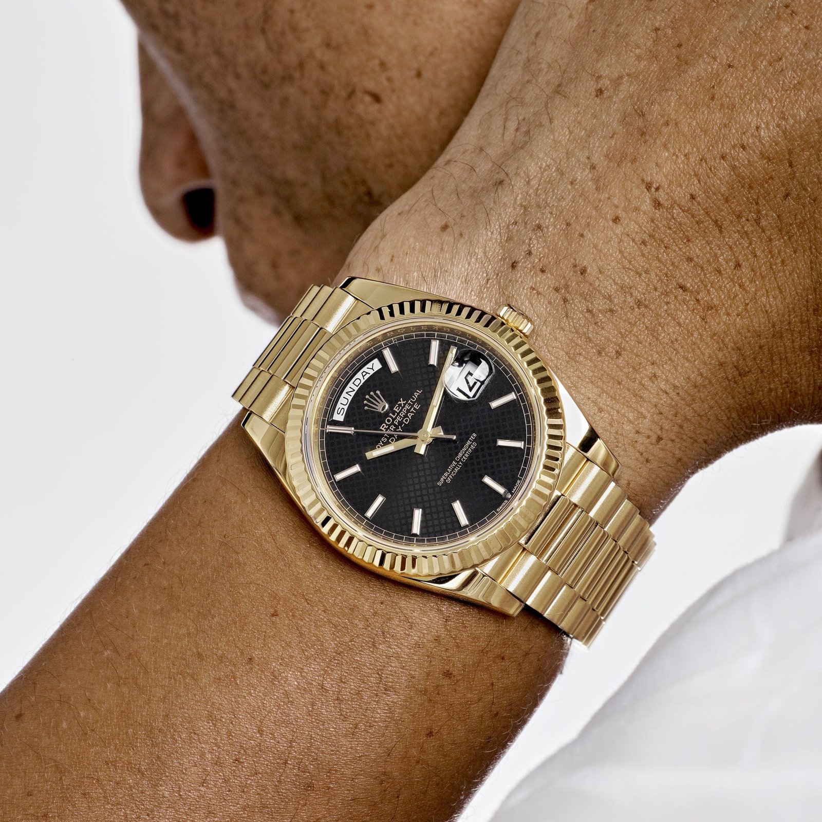 R01ex Day-Date 40 228238 Yellow Gold Black Diagonal Motif Dial