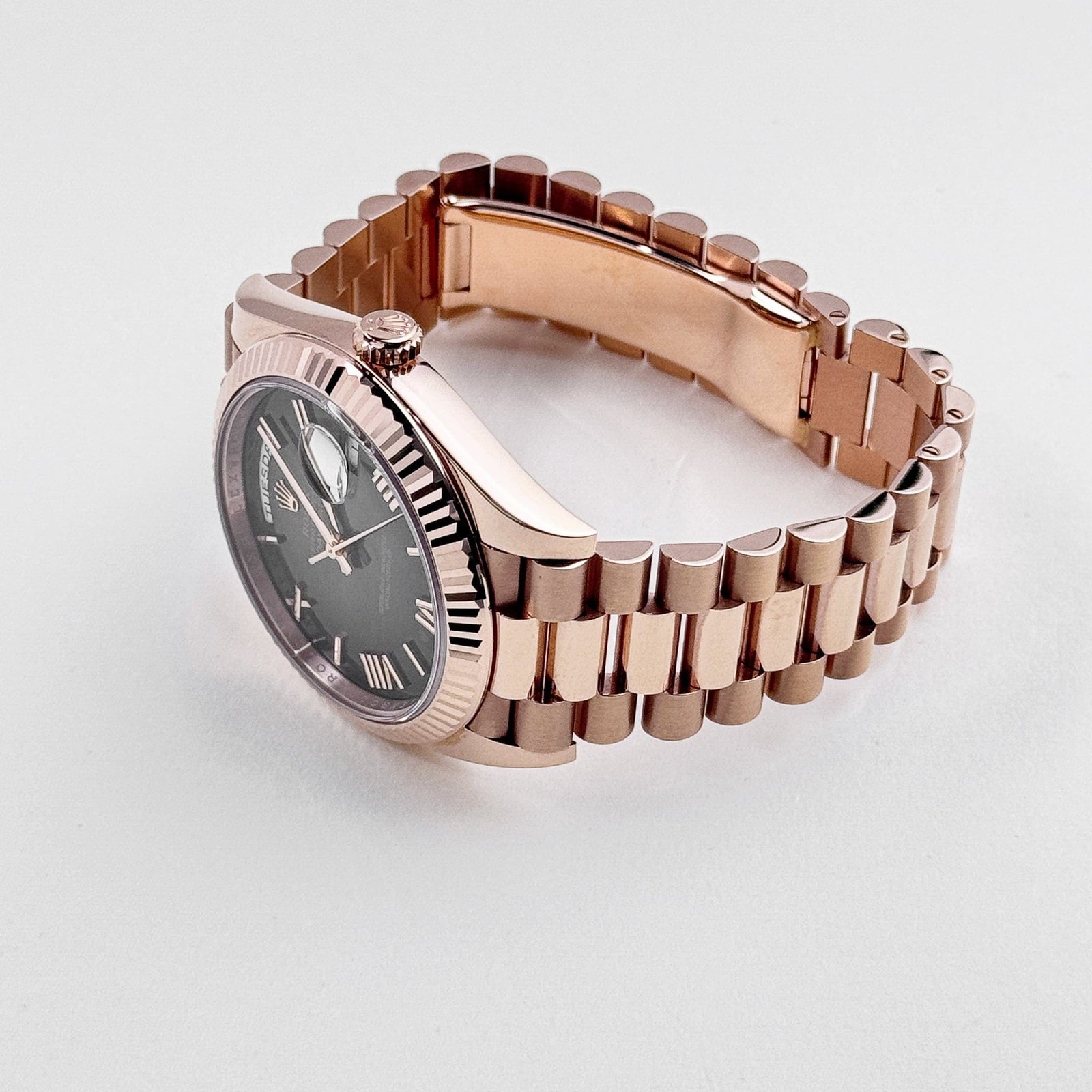 R01ex Day-Date 40 Reference 228235 Rose Gold Slate Ombre Dial (2024)