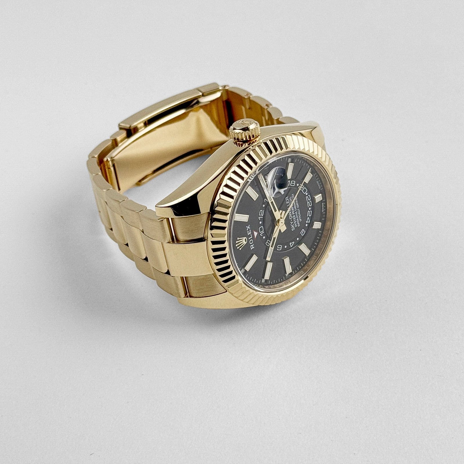 R01ex Sky-Dweller 326938 Yellow Gold Black Dial (2021)