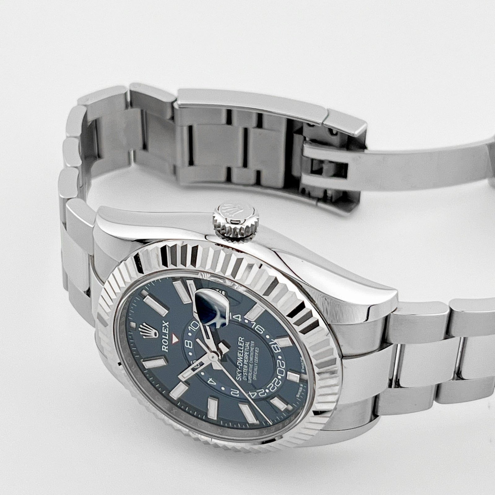 R01ex Sky-Dweller 336934 Stainless Steel Blue Dial Oyster (2024)