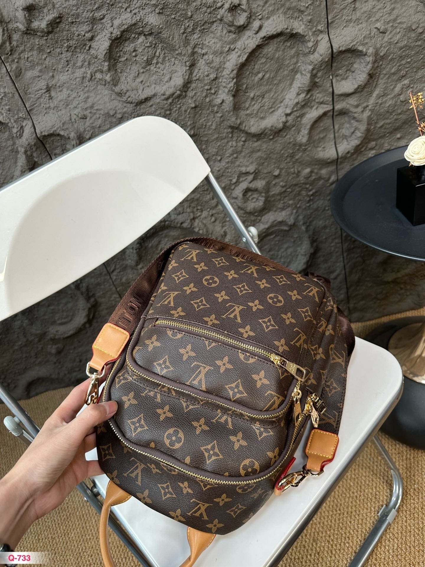L0vis Vvtt0n Backpack