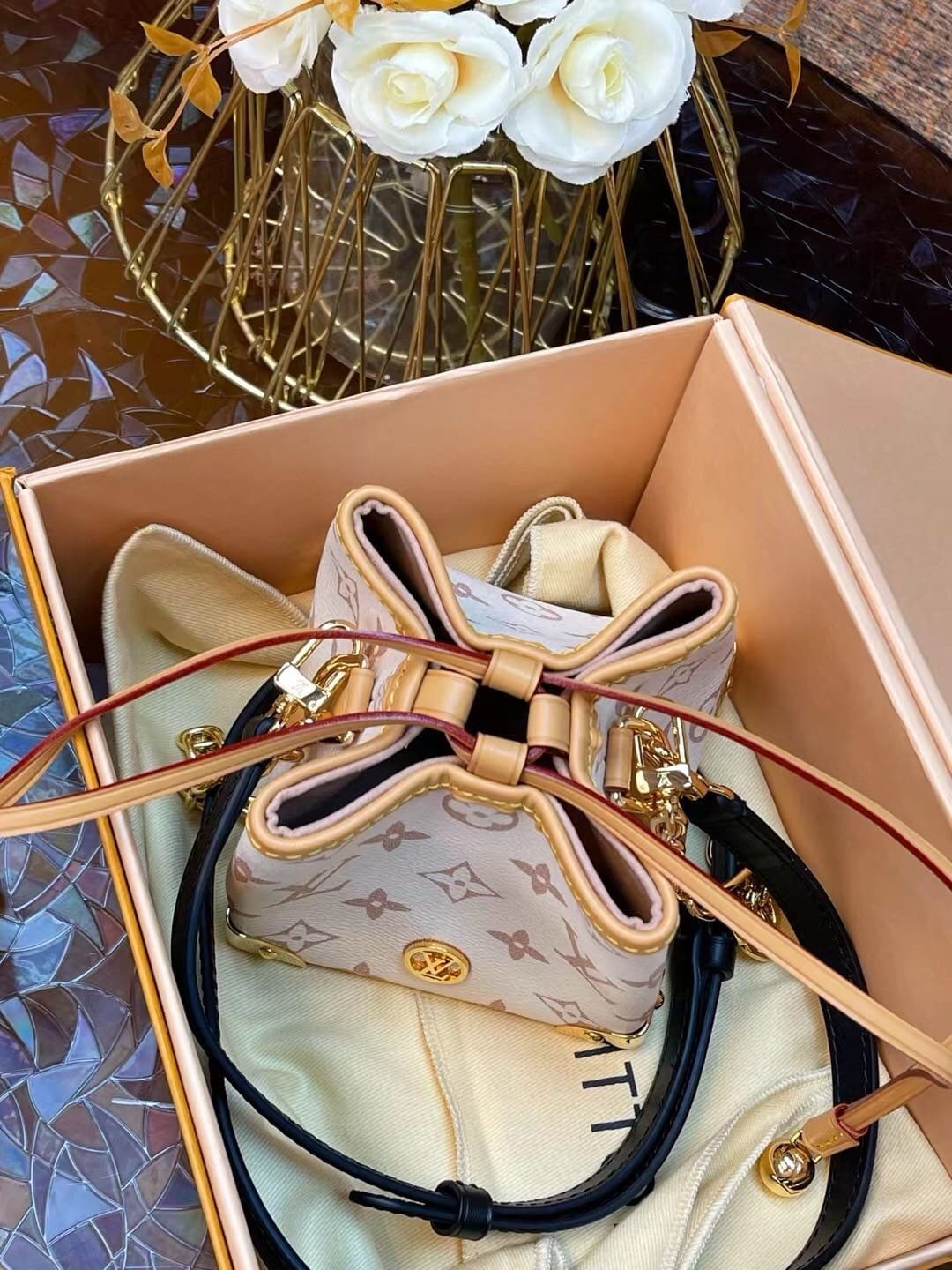 L0vis Vvtt0n M83227 NOÉ PURSE LV CHARMS handbags