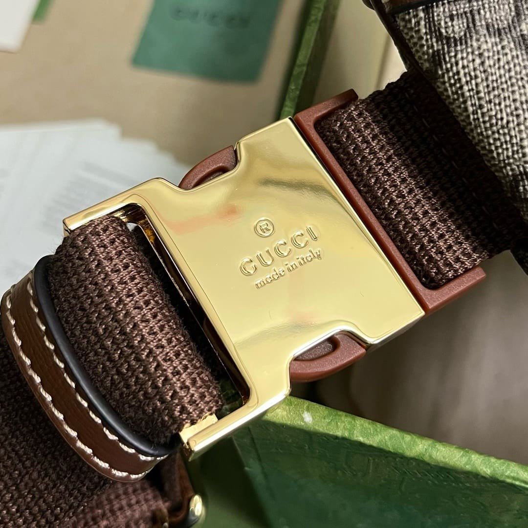Gvc*1 BELT BAG WITH INTERLOCKING G
